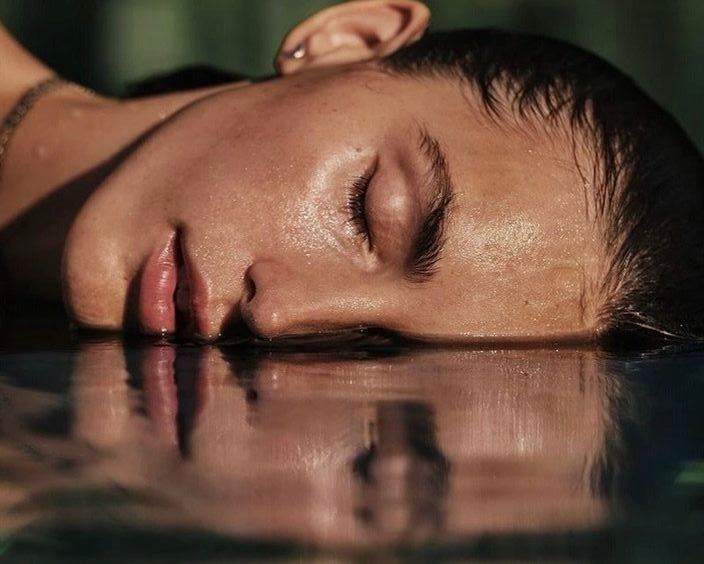 10 Myths About Dandruff: Debunking Common Misconceptions